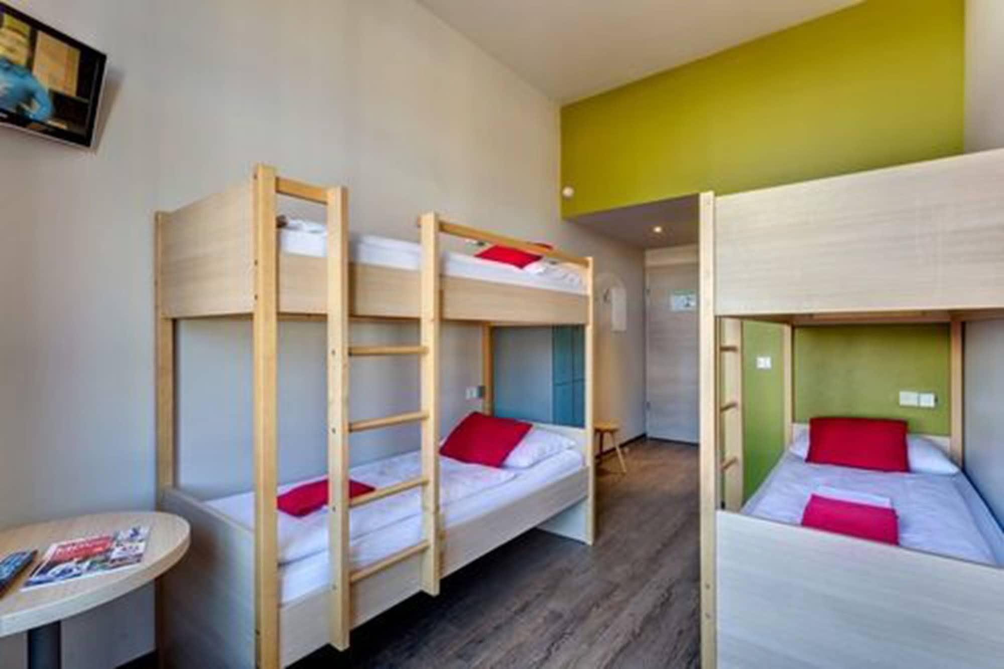 Hotel Meininger Mitte 3*